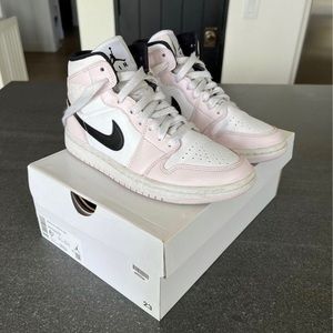 Womans Air Jordan 1 Mid - Barely Rose